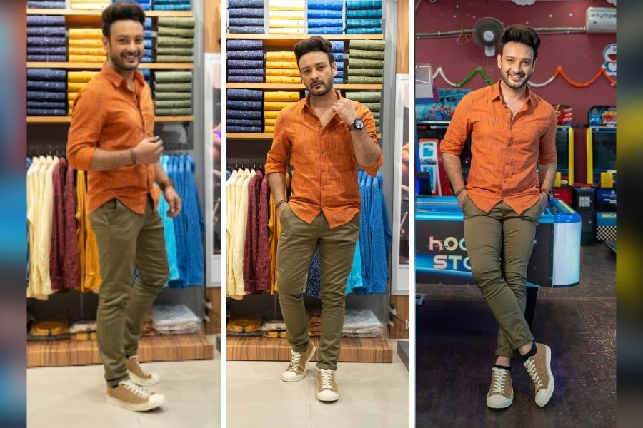 দশমীতে পরতে পারেন কমলা রঙের শার্ট আর হালকা অলিভ গ্রিন ট্রাউজার। এই দুই রঙের কম্বিনেশন বেশ দারুন। 