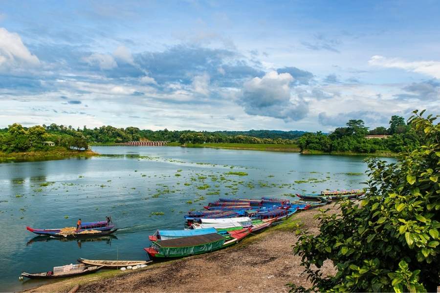 রাঙামাটি, চট্টগ্রাম, কর্ণফুলি নদীর বাঁধও রয়েছে এই সফর পরিকল্পনায়। পাশাপাশি, লোকনাথ বাবার জন্মস্থান বারদিতেও যেতে পারেন পর্যটকেরা।