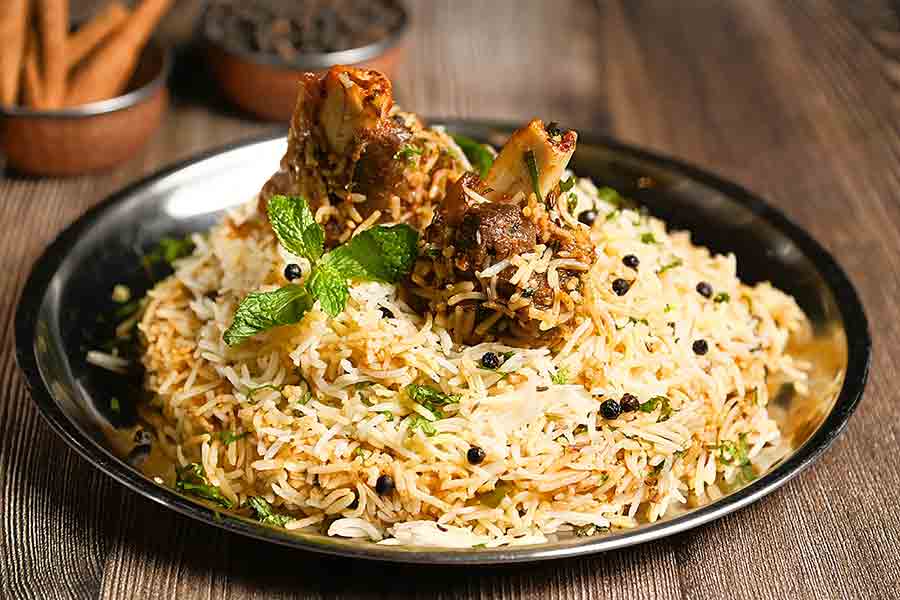 Where you can get good food near Shreebhumi Durga Puja Pandel.