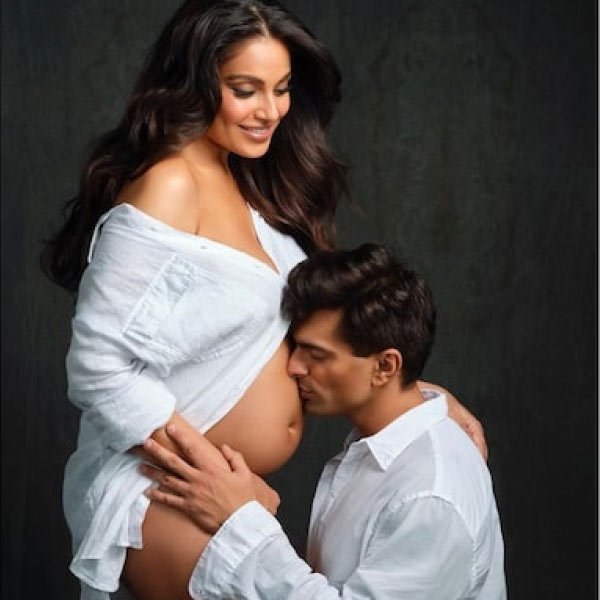 ২০১৬ সালের ৩১ এপ্রিল করণের সঙ্গে গাঁটছড়া বাঁধেন বিপাশা। তার পর এই প্রথম মা হবেন তিনি। মা হওয়ার খবর নিয়ে গোড়ায় লুকোছাপা চললেও তা জানানোর পর অবশ্য কোনও রাখঢাক করেননি বিপাশা। করণকে পাশে নিয়ে সমাজমাধ্যমে স্ফীতোদরার ফোটোশ্যুট দেখেছে বলিউড।