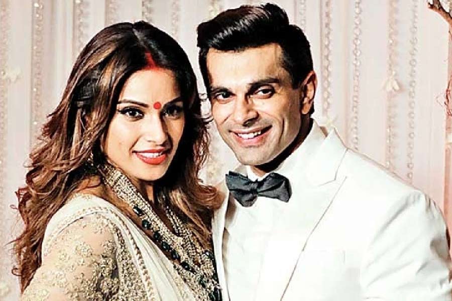 এককালে চুটিয়ে বলিউডে কাজ করেছেন বিপাশা। তবে ২০১৫ সালে ভূষণ পটেলের ছবি ‘অ্যালোন’ করার পর আর বলিউডে দেখা যায়নি তাঁকে।