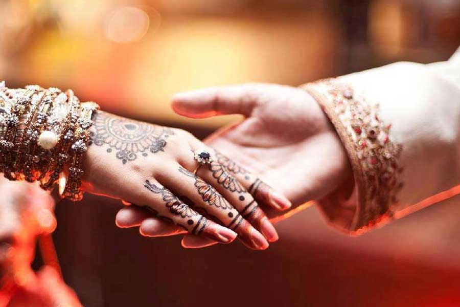 ১৯৮৪ সালে বিবাহবিচ্ছেদের দু’বছর পর ৮৬-র এপ্রিল মাসে মুরলিমনোহর মিশ্রকে বিয়ে করেন শাকিরা। যদিও তাঁদের পরিচয় ১৯৮২ থেকেই। স্বামী শ্রদ্ধানন্দ নামেও পরিচিত ছিল শাকিরার দ্বিতীয় স্বামী।