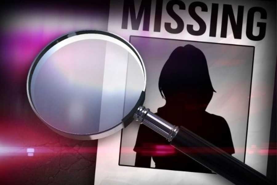 বিয়ের পাঁচ বছর পর, ১৯৯১ সালে শাকিরা হঠাৎ নিখোঁজ হন। মুরলির সঙ্গে কথা বলেও মায়ের কোনও খোঁজ পাচ্ছিলেন না শাকিরার মেয়েরা। ১৯৯২ সালে বেঙ্গালুরুর অশোক নগর থানায় অভিযোগ দায়ের করেন তাঁরা। পুলিশের জিজ্ঞাসাবাদের মুখেও শাকিরা কোথায়, তা নিয়ে কোনও সদুত্তর দেয়নি মুরলি ওরফে স্বামী শ্রদ্ধানন্দ। সে জানায়, তার স্ত্রী কোথাও ছুটি কাটাতে গিয়েছে। কবে ফিরবে, তা সে জানে না।