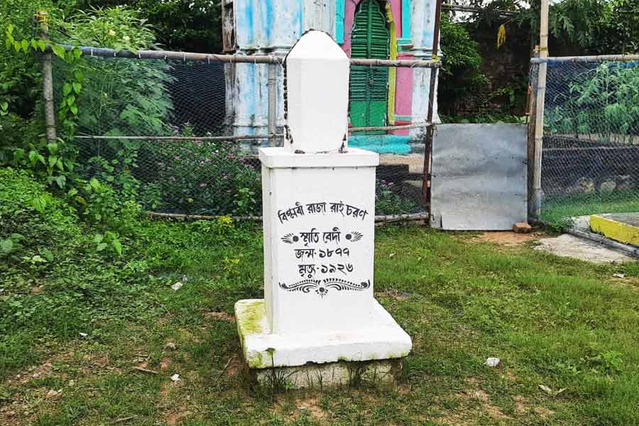 বিপ্লবীর স্মৃতিচিহ্ন বইছে অম্বিকানগর রাজবাড়ি।