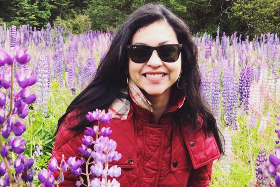 ৩৭ বছরের নেহার জন্ম পুণেতে। ২০০৬ সালে সাবিত্রীবাঈ ফুলে পুণে বিশ্ববিদ্যালয় থেকে ২০০৬ সালে কম্পিউটার সায়েন্সে স্নাতক হয়েছিলেন তিনি। 