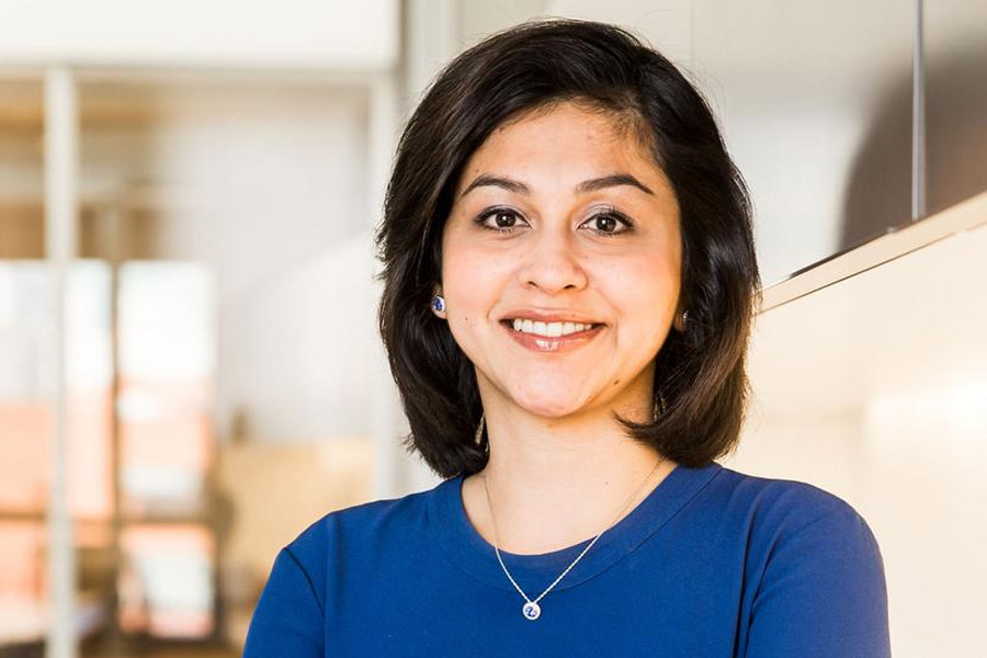 ২০১১ সালে লিঙ্কডইনে চাকরি করার সময় তৈরি করেন তথ্য আদানপ্রদানের অকটি প্ল্যাটফর্ম। ধীরে ধীরে জনপ্রিয় হতে থাকে সেই প্ল্যাটফর্ম।