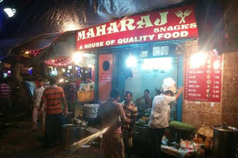 ‘মহারাজা’:  ‘মহারানি’র সঙ্গে পাল্লা দিয়ে এই একই চত্বরে রয়েছে ‘মহারাজা’। যেখানে কচুরির সঙ্গে জিলিপি, সিঙাড়া এবং পাওয়া যায় চা-ও। শোনা যায় ‘মহারানি’ এবং ‘মহারাজা’ একই পরিবারের মালিকানাধীন। ঠিকানা: দেশপ্রিয় পার্ক, শরৎ বোস রোড, কলকাতা - ৭০০০২৯