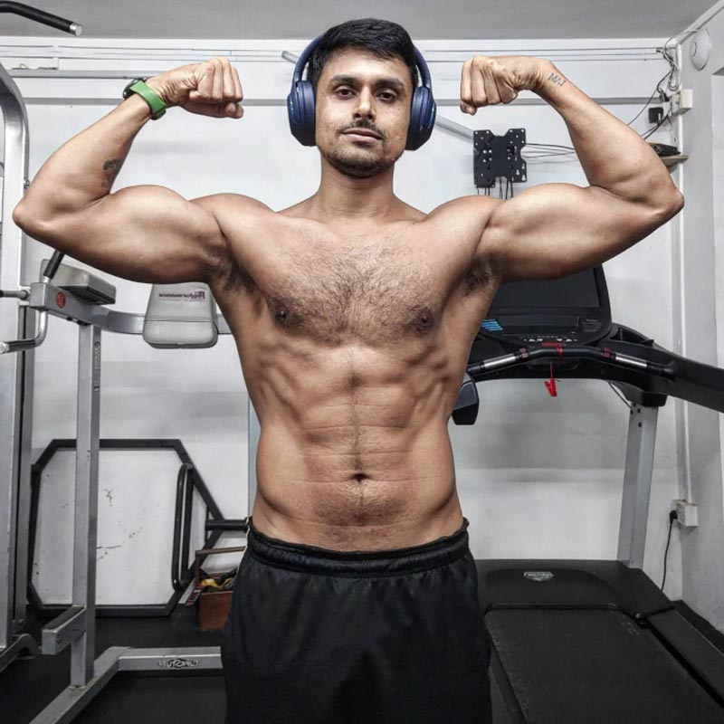 ৩৫ বছর বয়সি নূপুর পেশায় এক জন ‘সেলিব্রিটি ফিটনেস ট্রেনার’। বিভিন্ন তারকাকে ফিটনেস নিয়ে প্রশিক্ষণ দেওয়া তাঁর কাজ। আমিরকেও ফিটনেস নিয়ে প্রশিক্ষণ দেন নূপুর।