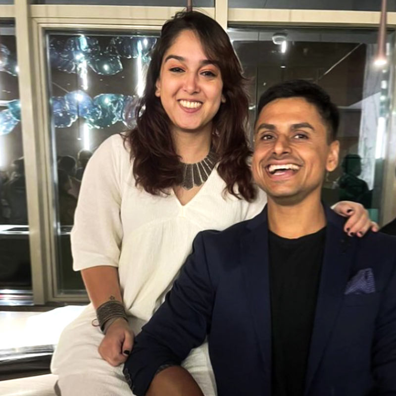 জনসমক্ষে হঠাৎই হাঁটু মুড়ে বসে আমির-কন্যাকে বিয়ের প্রস্তাব দেন নূপুর। আহ্লাদে আটখানা হয়ে বিয়েতে সম্মতি জানান ইরা।