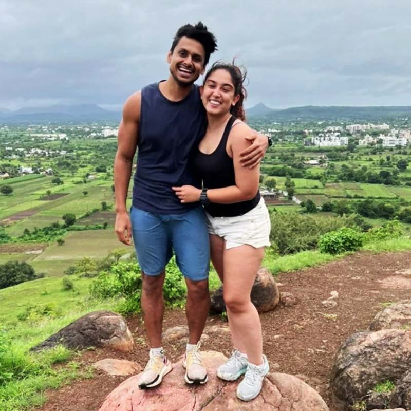 নূপুর জিজ্ঞাসা করেন, ‘‘তুমি কি আমাকে বিয়ে করবে?’’ খুশি হয়ে ইরা উত্তর দেন ‘‘হ্যাঁ।’’