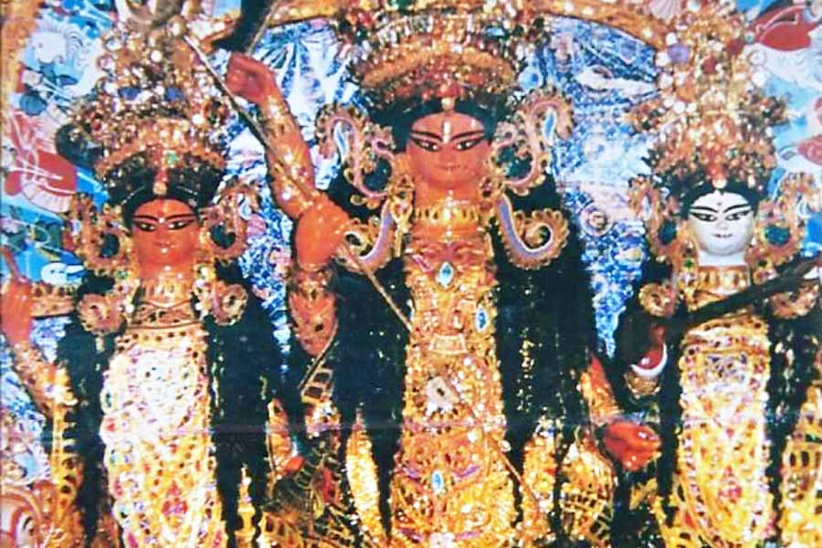 সোমড়ার ত্রিভুজা দুর্গা।