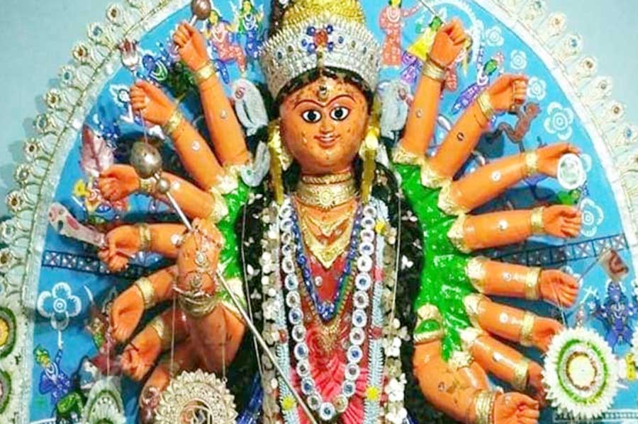 মেদিনীপুরের সোনাপোতা গ্রামের অষ্টাদশভুজা দুর্গা।