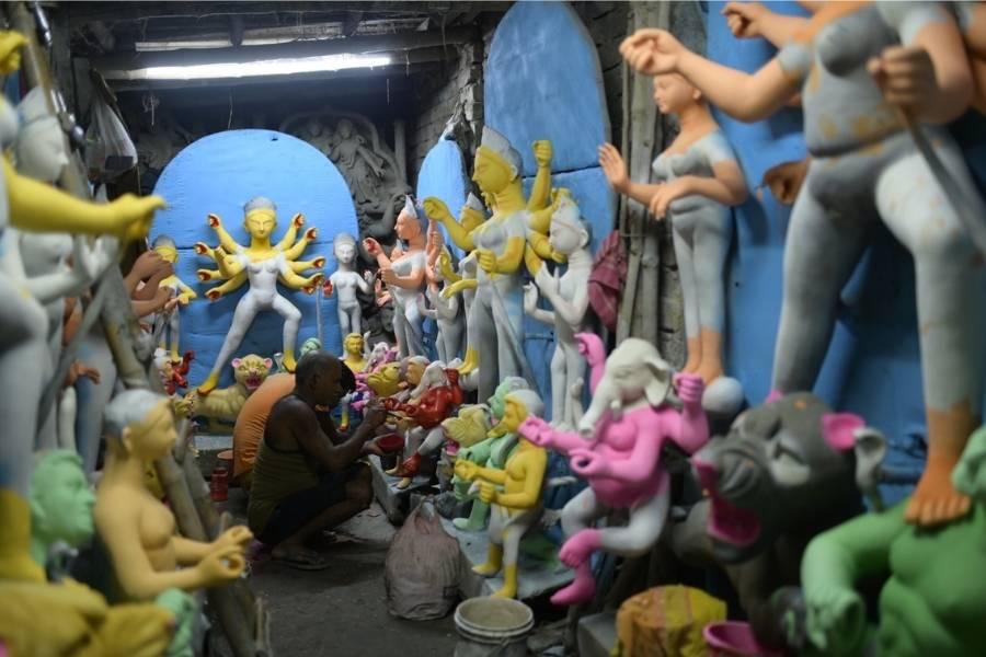 ফলে ব্যস্ততা বেড়েছে। বেড়েছে প্রতিমার বায়নাও।