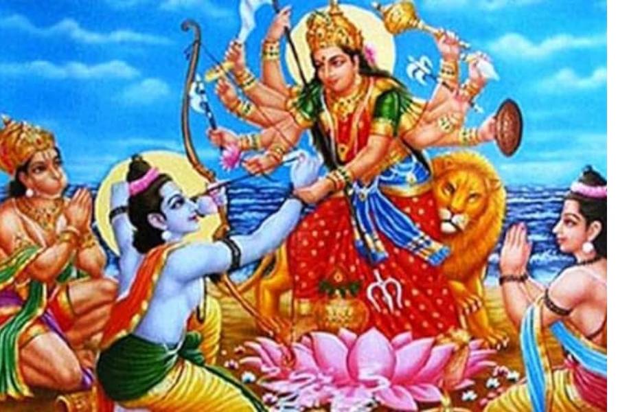 রামায়ণে তর্পণের ভিন্ন ব্যাখ্যা রয়েছে। রাবণের সঙ্গে যুদ্ধে যাওয়ার আগে শ্রী রামচন্দ্র দেবী দুর্গার আরাধনা করেন।