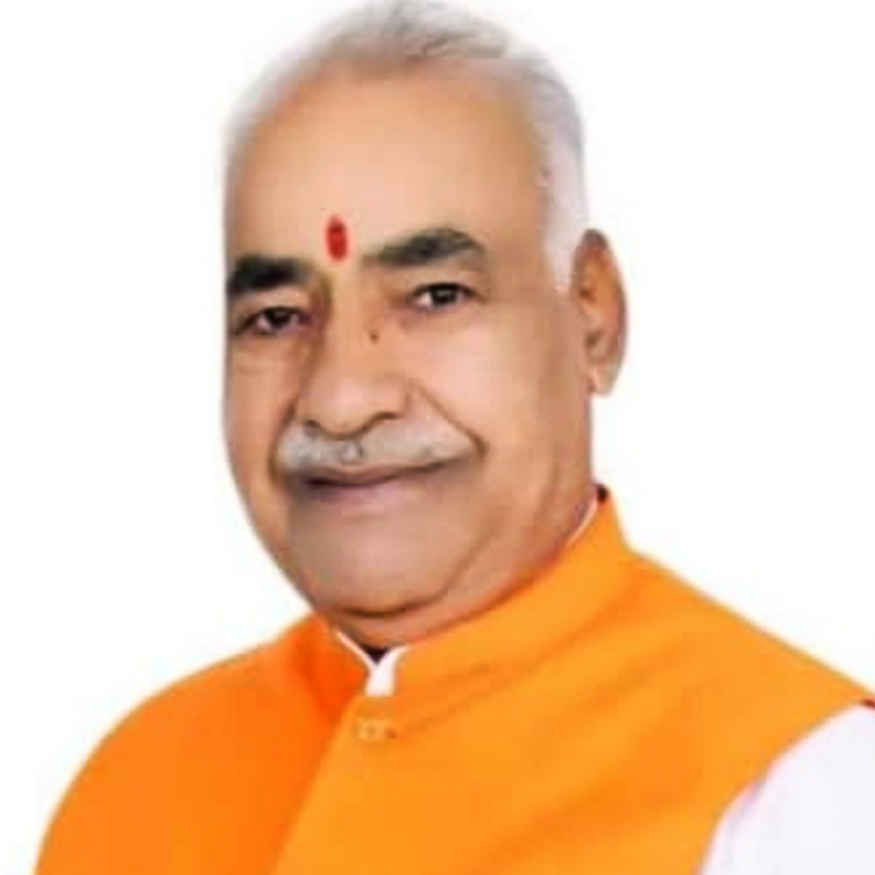 গত ২১ সেপ্টেম্বর অঙ্কিতার নিখোঁজ ডায়েরি করা হয় থানায়। দায়ের করা হয় এফআইআর। এর পরই হরিদ্বারের বিজেপি নেতা বিনোদ আর্যের ছেলে পুলকিত, তাঁর বন্ধু সৌরভ ও অঙ্কিতকে গ্রেফতার করা হয়। তাঁরা ১৪ দিনের জেল হেফাজতে রয়েছেন। 