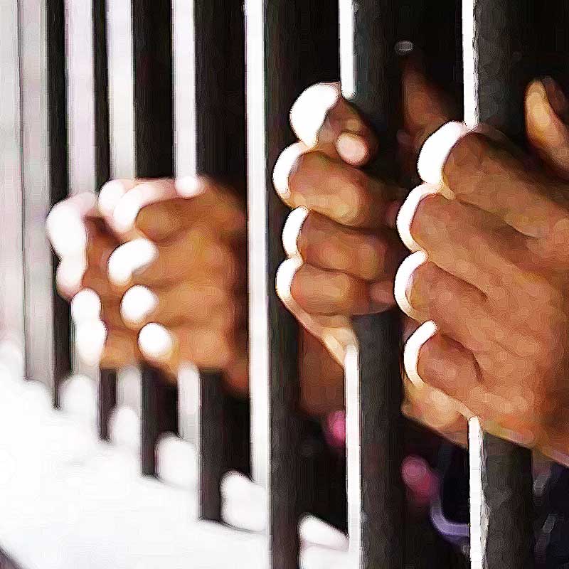 জেলে থাকাকালীন আর এক বন্দিকে ডোনা জানান, ১৯৯০ সালে তিন জন যৌনকর্মীকে তিনিই খুন করেছেন। তার পরের বছর তাইল্যান্ডে গিয়ে অস্ত্রোপচারের মাধ্যমে লিঙ্গ পরিবর্তন করিয়েছেন।