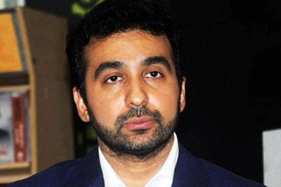 শুধু তাই নয়, রাজের দাবি, তাঁকে যেন শো থেকে তাড়াতাড়ি বার করে না দেওয়া হয়।