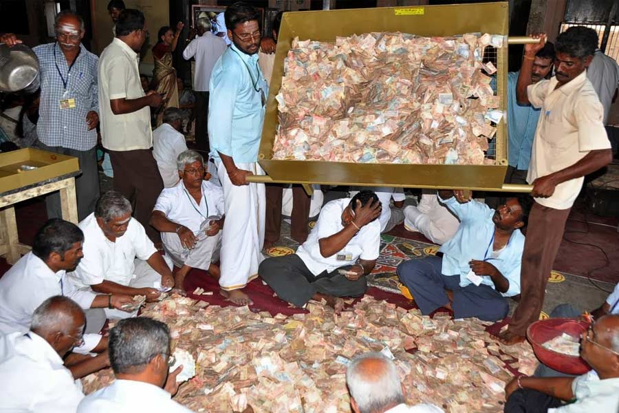 তিরুপতিতে টিটিডি-র প্রধান কার্যালয়। যেখানে প্রায় ১৬ হাজার কর্মী কাজ করেন। ১৯৩২ সালে টিটিডির প্রতিষ্ঠা করা হয়েছিল।