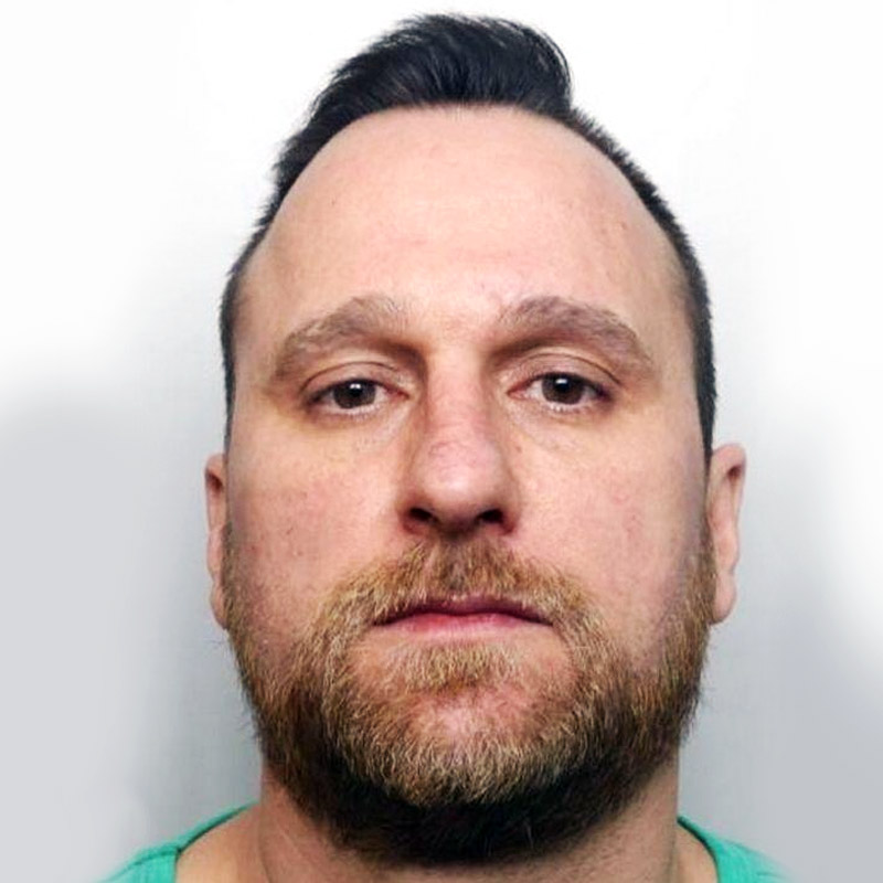 অ্যানড্রিউ ল্যাম্ব। ইউরোপের মাল্টা এলাকার বাসিন্দা। পেশায় ব্যবসায়ী। ব্যবসায় রোজগার করে ভাল লাভও করেছেন তিনি।