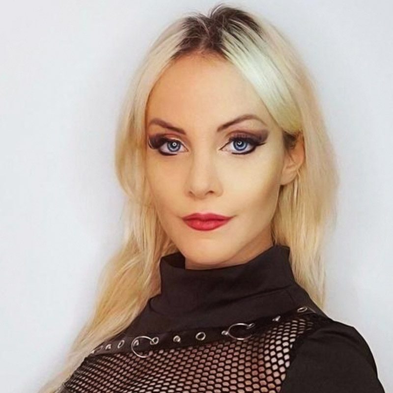 অ্যান্ড্রিউয়ের সঙ্গে মেলামেশা করার পর স্টেলা তাঁর আরও ঘনিষ্ঠ হয়ে পড়েন। স্টেলা এক সাক্ষাৎকারে জানান, অ্যান্ড্রিউ খুব দূরদর্শী চিন্তাভাবনার মানুষ। যে কোনও জিনিসের ভাল দিকটাই দেখতেন তিনি। অন্যদের উদ্বুদ্ধ করতেন সব সময়। 