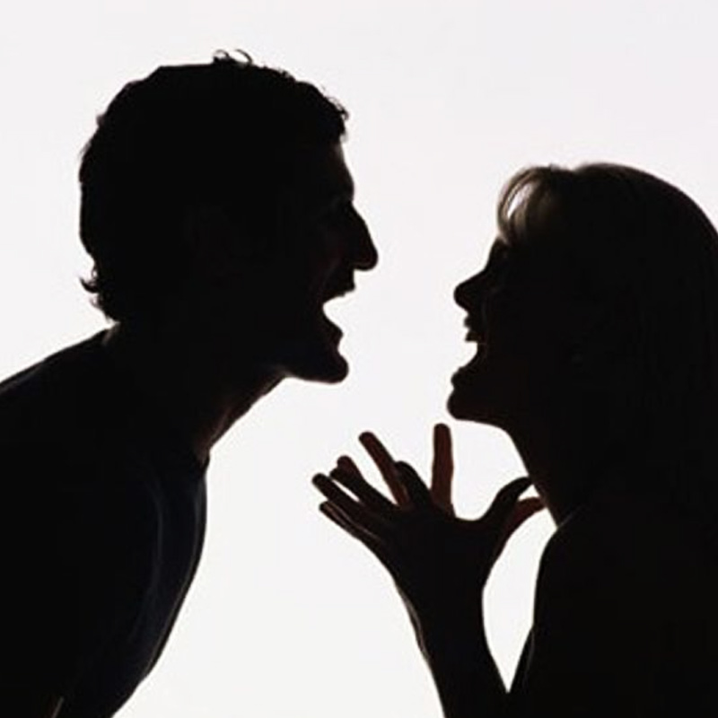 দু’জনের মধ্যে এই নিয়ে বচসা বাধে। স্টেলা জিজ্ঞাসা করেন, অ্যান্ড্রিউয়ের এমন আচরণ করার কারণ কী?