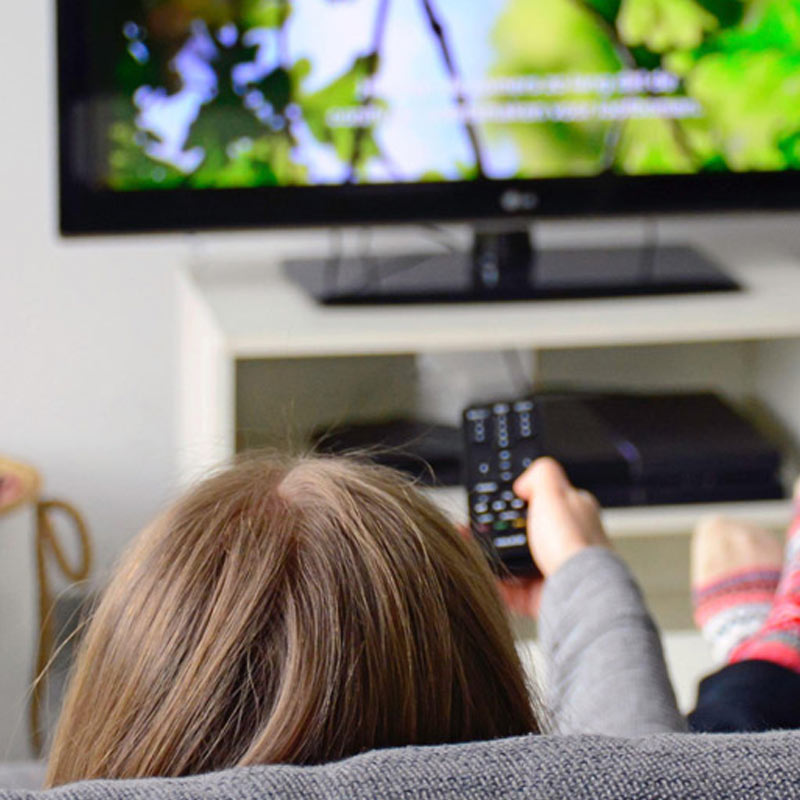 লন্ডনে যাওয়ার পর অ্যান্ড্রিউ তাঁর সঙ্গে কোনও রকম যোগাযোগ স্থাপন করার চেষ্টাও করেননি। এক দিন হঠাৎ টেলিভিশনের পর্দায় অ্যান্ড্রিউকে দেখতে পান স্টেলা।