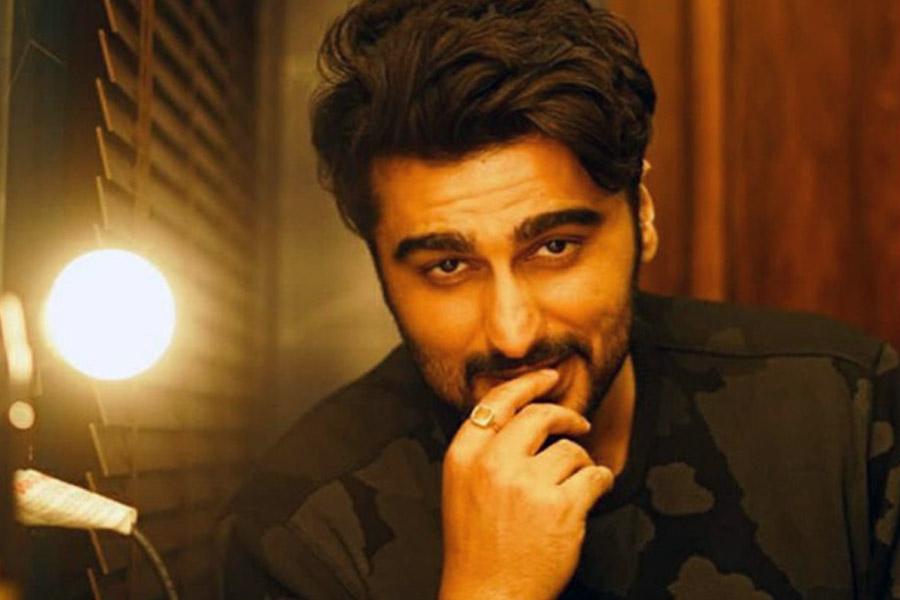 এই প্রসঙ্গে অভিনেতা জানিয়েছেন, আরব আমিরশাহির বিভিন্ন অঞ্চলে দিনের পর দিন ভারতীয়দের সংখ্যা বেড়ে চলেছে।