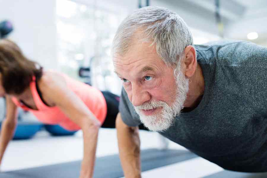 প্রথম দিকে হাল্কা ব্যায়াম করুন। 