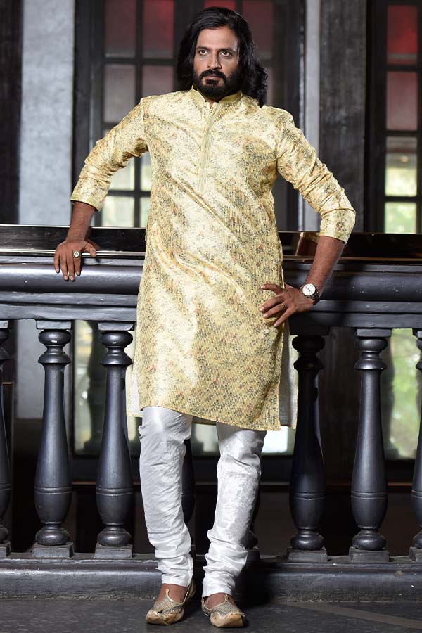 সপ্তমীর সাজে তৈরি নাইজেল।