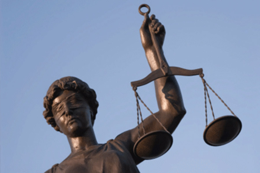 ভয় পাবেন না! সামোয়ার আইনে এ অপরাধ গুরুতর হলেও স্বামীকে রক্ষা করার জন্য আইনি ঢালও নাকি তৈরি করা হয়েছে।