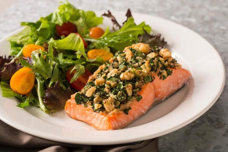 স্মোকড ভেটকি, ফেটা অ্যান্ড নাটস্ স্যালড