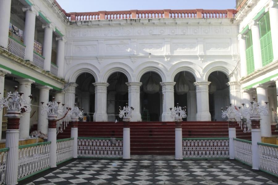 এই পুজোর এ বার ১৬৫ বছর। বদনচন্দ্র রায়ের বাবা মদনমোহন রায় প্রায় ২৫ বছর এই পুজো করেছেন। 