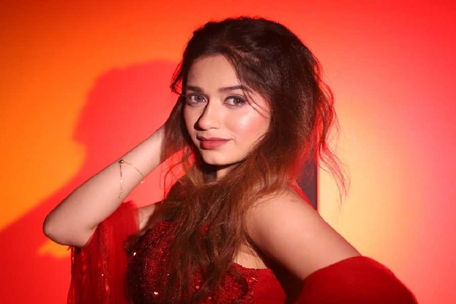 হিন্দি টেলিভিশনে আরও এক জনপ্রিয় নাম জন্নত জুবৈর। মাত্র ২১ বছর বয়সেই দর্শকদের মন জিতে নিয়েছেন এই নায়িকা। সমাজমাধ্যমে তাঁর অজস্র ফলোয়ার। শুধু টেলিভিশন নয়, ইতিমধ্যে বড় পর্দাতেও অভিষেক হয়ে গিয়েছে জন্নতের।