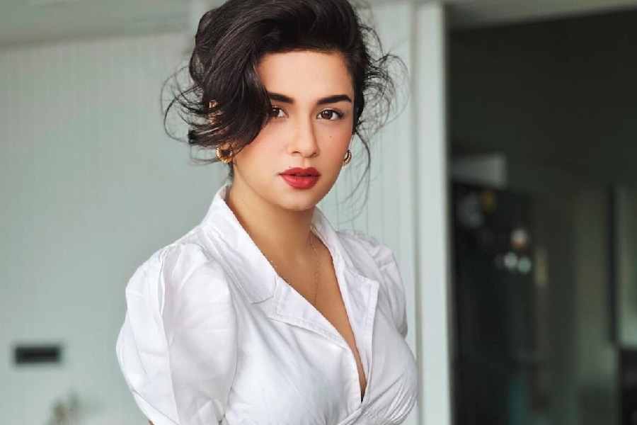 হিন্দি টেলি দুনিয়ায় খুব কম বয়সে যাঁরা খ্যাতির শীর্ষে পৌঁছে গিয়েছেন, তাঁদের মধ্যে অন্যতম অবনীত কৌর। মাত্র ২১ বছর বয়সেই মুম্বইতে একটি বিলাসবহুল বাড়ির মালিক তিনি। এ ছাড়া অবনীতের একাধিক দামি গাড়িও রয়েছে। সমাজমাধ্যমে তাঁর অনুরাগীর সংখ্যাও কিছু কম নয়।