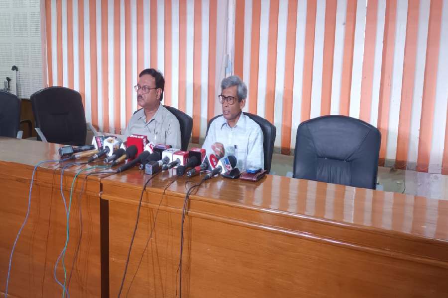 প্রাথমিক শিক্ষা পর্ষদের সাংবাদিক বৈঠক।