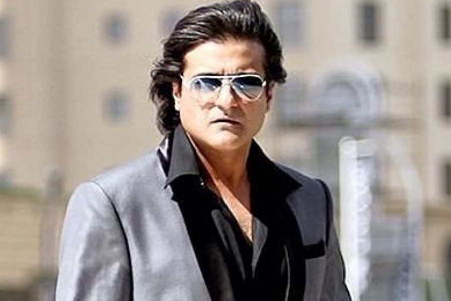 প্রতি মাসে অন্তত এক বার আরমানকে দক্ষিণ মুম্বইয়ের এনসিবি দফতরে হাজিরা দিতে হবে বলে জানিয়েছে হাই কোর্ট।