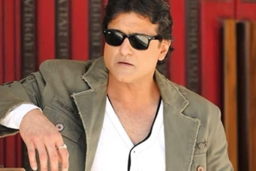 তবে এর আগে শিশু অভিনেতা হিসাবে ‘রাজ তিলক’, ‘বদলে কি আগ’ ছবিতে অভিনয় করতে দেখা গিয়েছে আরমানকে। 