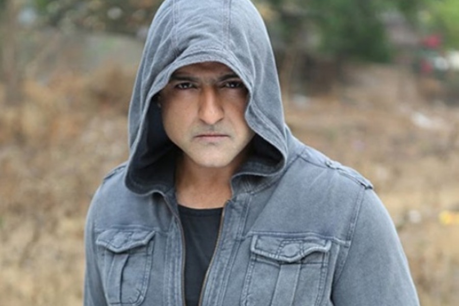 এর পর বহু দিন রুপোলি পর্দা থেকে দূরে ছিলেন তিনি। ২০১৩ সালে ‘বিগ বস’-এ প্রতিযোগী হিসাবে অংশগ্রহণ করেন আরমান। সেই অনুষ্ঠানের অন্য প্রতিযোগী সোফিয়া হায়াতকে নিগ্রহের অভিযোগে গ্রেফতার করা হয় আরমানকে।