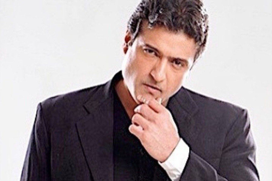 শোনা যায়, ‘তারক মেহতা কা উল্টা চশমা’র অভিনেত্রী মুনমুন দত্তের সঙ্গে সম্পর্কে ছিলেন আরমান। অভিযোগ, সম্পর্কে থাকাকালীন মুনমুনকে মারধর করেন আরমান। পরে যদিও মুনমুন তাঁদের সম্পর্কের কথা অস্বীকার করেন।