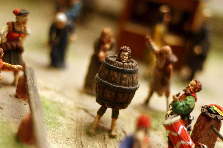 মধ্যযুগ এবং প্রাক-আধুনিক যুগে কমনওয়েলথ অফ ইংল্যান্ডে এই শাস্তি দেওয়া হত।