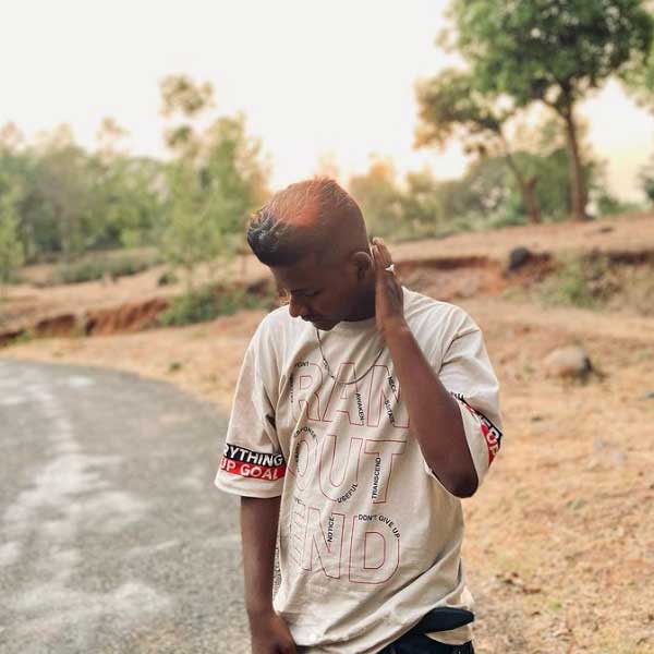 কেন্দ্রীয় সরকারের তরফ থেকে ভারতে টিকটক ব্যবহারে নিষেধাজ্ঞা জারি করার পর ইউটিউবে মনোযোগ দেন সাওয়ান। টিকটক থেকে উপার্জন করা খ্যাতির জোরে ইউটিউবেও তাঁর চ্যানেল জনপ্রিয় হয়ে ওঠে।