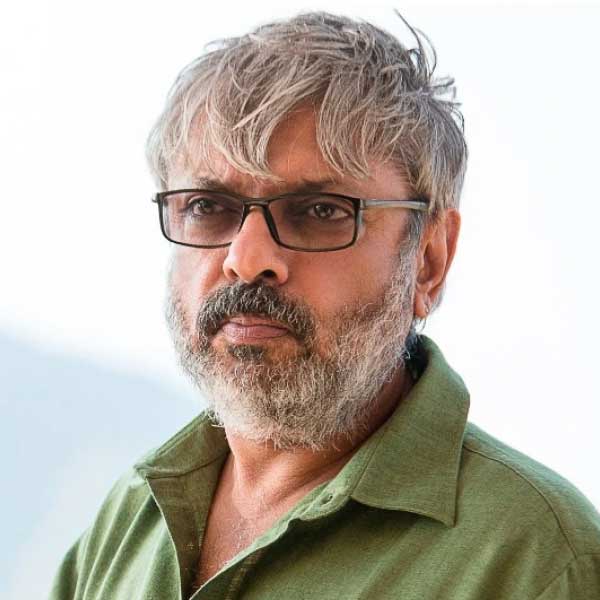 ‘দেবদাস’ ছবিতে বাদ পড়ার পর করিনা পরিচালকের বিরুদ্ধে যে অভিযোগ এনেছিলেন, করিনার এই ব্যবহারেও সঞ্জয় তাঁর বিরুদ্ধে একই অভিযোগ আনেন।