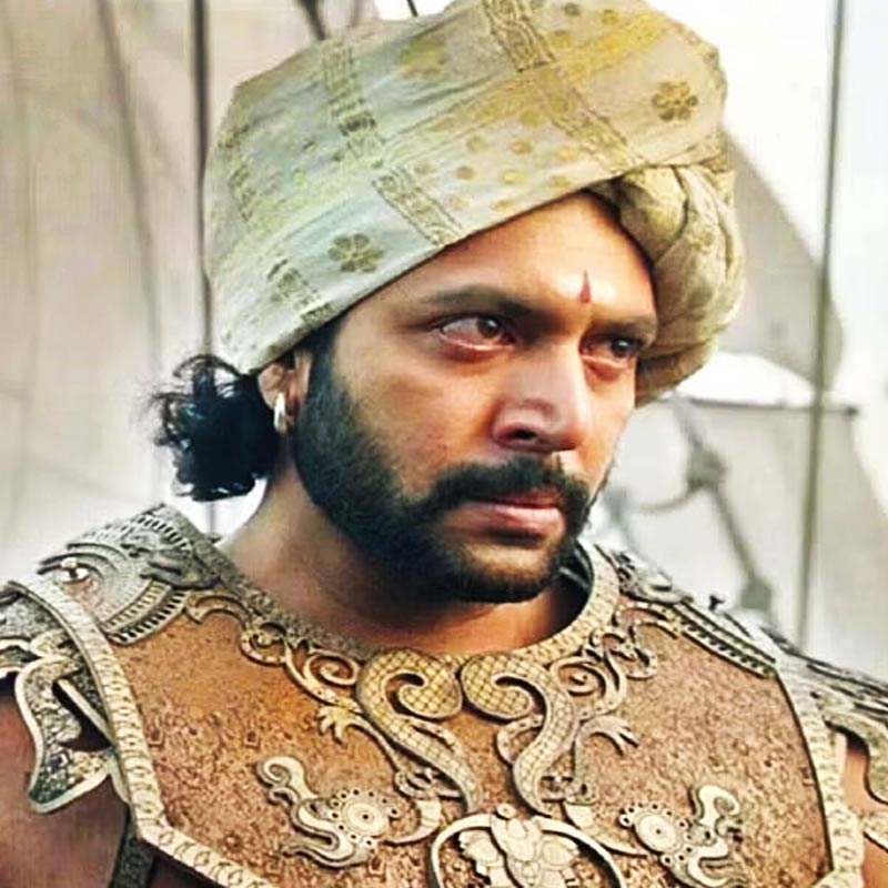 সংবাদ সংস্থা সূত্রের খবর অনুযায়ী, জয়ম রবি মোট আট কোটি টাকা পারিশ্রমিক পেয়েছেন।