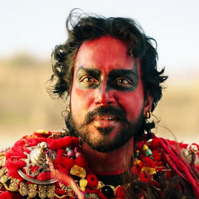 এই ছবিতে অভিনয় করার জন্য পাঁচ কোটি টাকা পারিশ্রমিক পেয়েছেন কার্থি। 