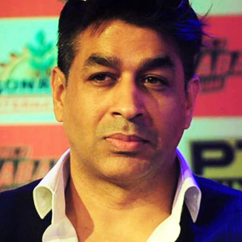 থানায় অভিনেতার বিরুদ্ধে অভিযোগ দায়ের করা হলেও পুলিশ তাঁকে গ্রেফতার করেনি বলে জানা যায়।