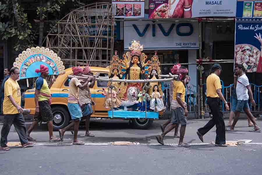 কাঁধে চড়ে আসছেন অভয়াশক্তি। 