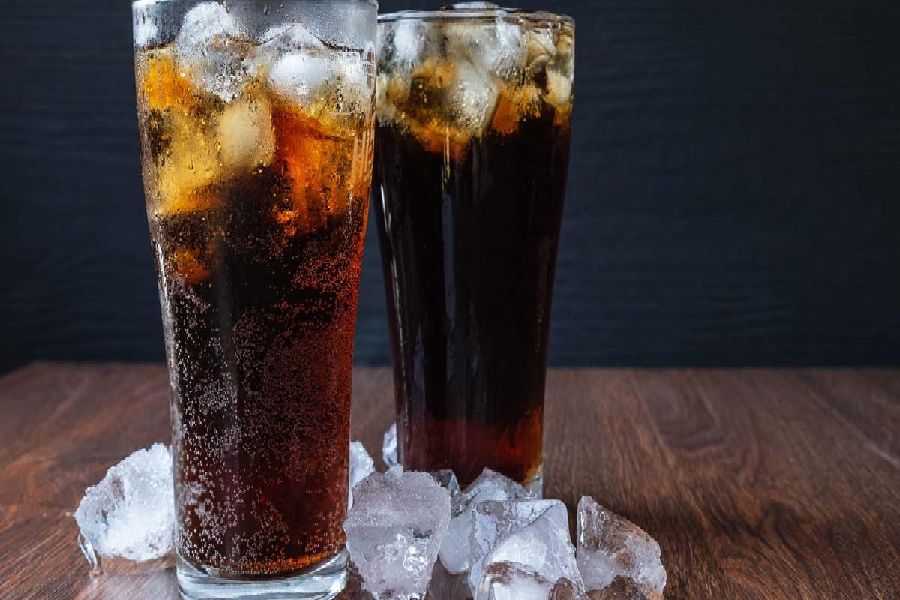 বদহজম বা অ্যাসিডিটির ক্ষেত্রে ঠান্ডা জল খাওয়া বিপদজ্জনক।