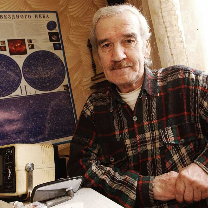 কম্পিউটারের পর্দায় ক্ষেপণাস্ত্র উড়ে আসার তথ্য দেখেও পেট্রোভ ঠিক করেন তিনি তাঁর ঊর্ধ্বতন কর্তাদের কাছে এই বিষয়ে কিছু জানাবেন না। কারণ এই তথ্য কর্তৃপক্ষকে জানানোর পর কী হতে পারে সে বিষয়ে একটু হলেও ওয়াকিবহাল ছিলেন পেট্রোভ। আর সেই কারণেই তিনি ঠিক করেন কিছু জানাবেন না। উল্টে তাঁকে এই বিষয়ে জিজ্ঞাসা করা হলে তিনি জানান যে, আমেরিকা ক্ষেপণাস্ত্র হামলা করতে পারে এ রকম কোনও তথ্য তাঁর কাছে নেই৷