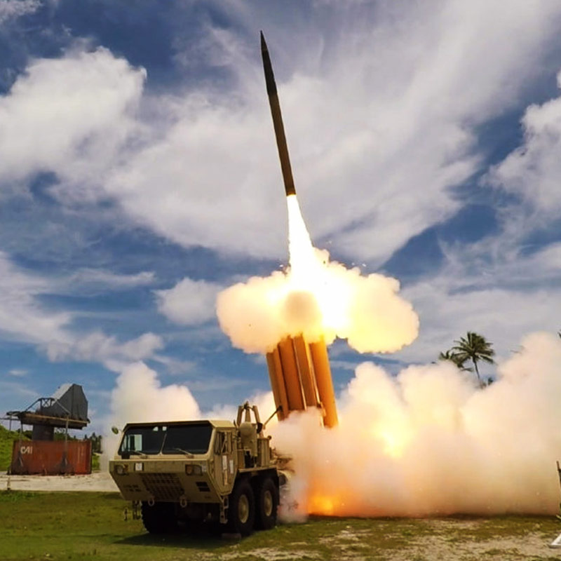 এর পর আমেরিকা থেকে একে একে আরও চারটি ক্ষেপণাস্ত্র উড়ে আসার সঙ্কেত আসে পেট্রোভের কম্পিউটারে। কম্পিউটার বলছিল, এর মধ্যে একটি ক্ষেপণাস্ত্র নাকি উড়ে আসছিল পেট্রোভের দিকেই।