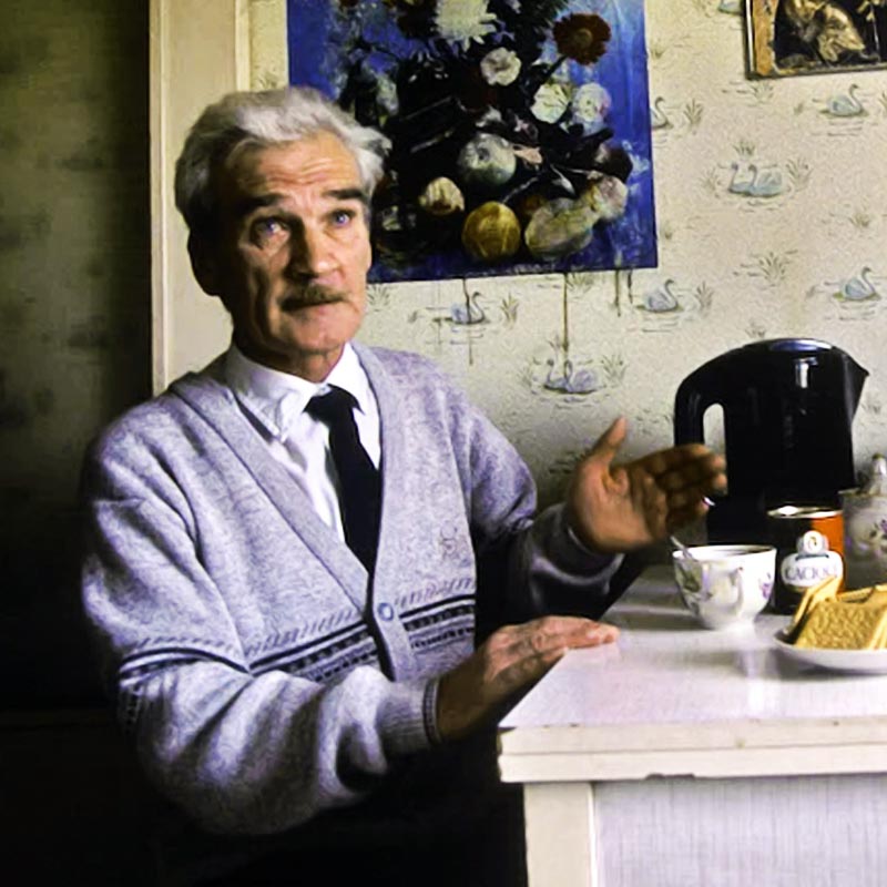 পেট্রোভের মতে, তাঁর দলে তিনিই একমাত্র অফিসার ছিলেন যাঁর কাছে নৈতিক শিক্ষা সব থেকে বেশি ছিল। বাকি সকলেই পেশাদার সেনা ছিলেন। তাঁদের কেবলমাত্র বিনা বাক্যব্যয়ে আদেশ পালন করার কথা শেখানো হয়েছিল।